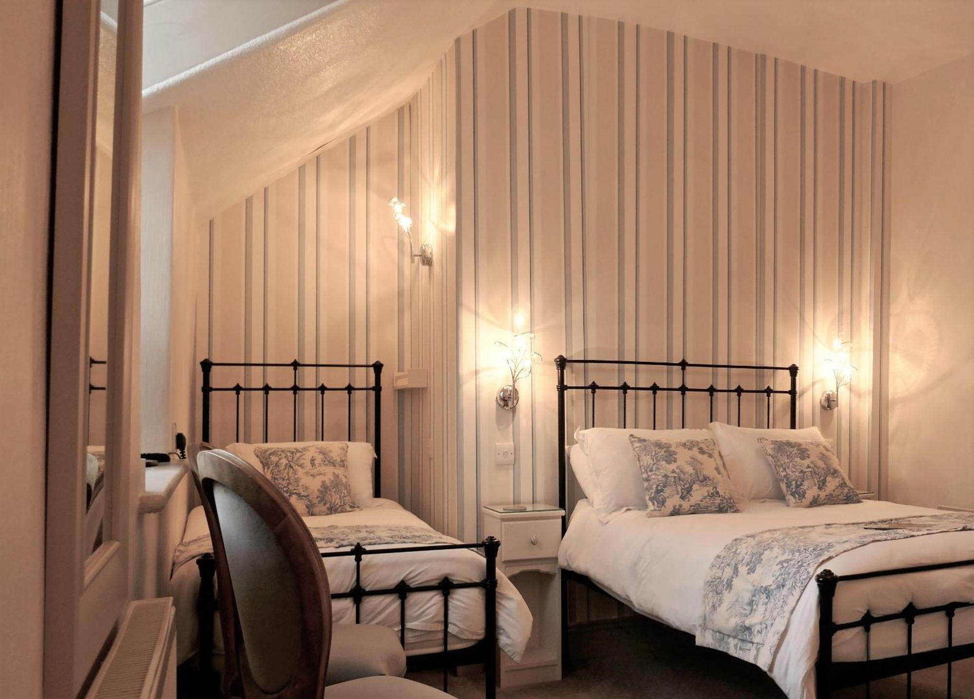 2 Cambridge Villas B & B Эмблсайд Экстерьер фото