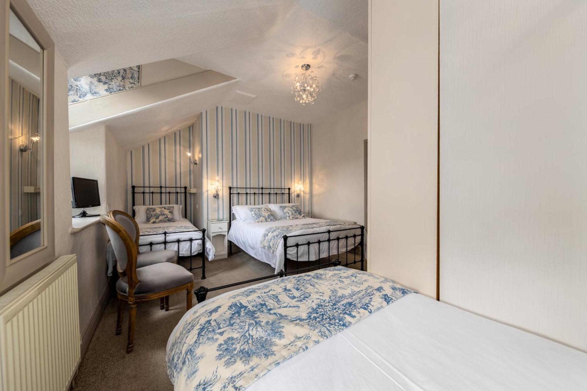 2 Cambridge Villas B & B Эмблсайд Экстерьер фото